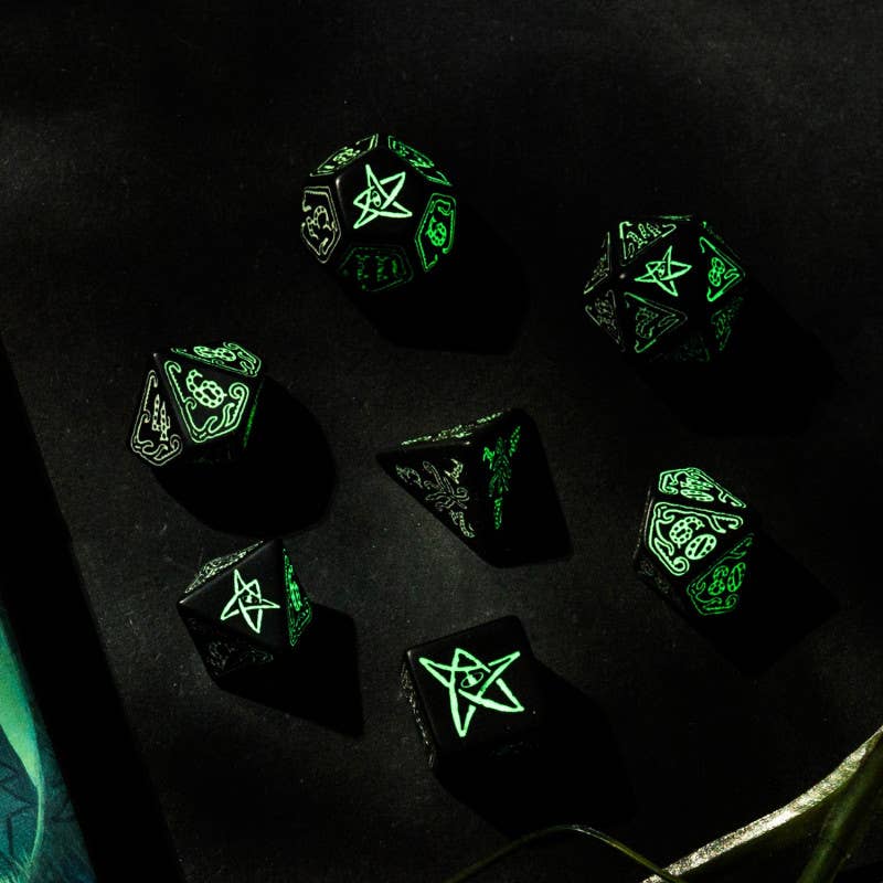 Set di dadi Call Of Cthulhu nero e fluorescente