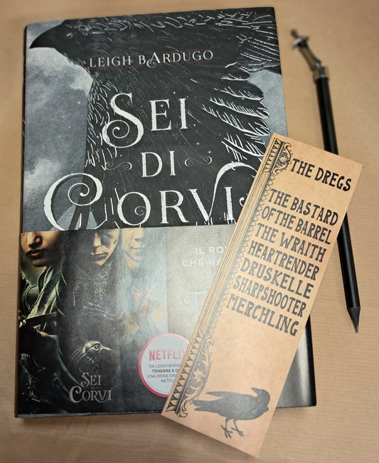 Sei di corvi. Grishaverse (Libro+ Segnalibro e Matita)